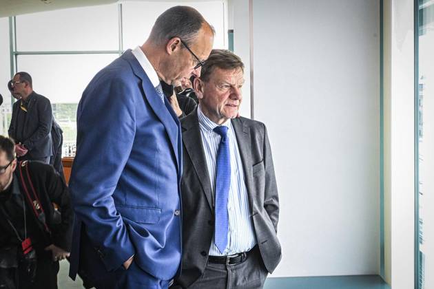Bundeskabinett ** NUR FÜR REDAKTIONELLE ZWECKE ** EDITORIAL USE ONLY **<p>Bundeskanzler Friedrich Merz (CDU) und Johann Wadephul (CDU), Außenminister, nehmen an der Sitzung des Bundeskabinetts im Bundeskanzleramt teil., fotografiert am 11.06.2025 in Berlin.< p> Politik, Regierung Berlin Berlin Berlin Copyright: MaurizioxGambarini