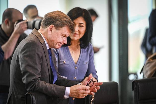 Bundeskabinett ** NUR FÜR REDAKTIONELLE ZWECKE ** EDITORIAL USE ONLY **<p> Johann Wadephul (CDU, l), Außenminister, und Katherina Reiche (CDU), Bundesministerin für Wirtschaft und Energie, nehmen an der Sitzung des Bundeskabinetts im Bundeskanzleramt teil, fotografiert am 11.06.2025 in Berlin.< p> Politik, Regierung Berlin Berlin Berlin Copyright: MaurizioxGambarini