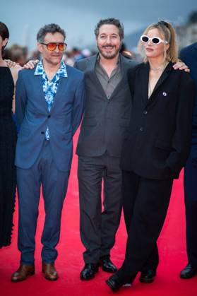 Cabourg Award Ceremony Red Carpet Mathieu Demy, Guillaume Galienne and Charlotte Colbert attending the awards ceremony red carpet as part of the 39th Cabourg Film Festival in Cabourg, France on June 13, 2025. Photo by Aurore Marechal ABACAPRESS.COM Cabourg France  Copyright: xMarechalxAurore ABACAx