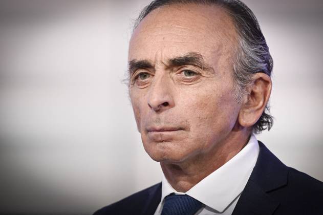 Eric Zemmour On Dimanche En Politique - Paris President of the Reconquete party Eric Zemmour poses for pictures ahead of an interview for Dimanche En Politique on France 3 channel in Paris, France on June 15, 2025. Photo by Stephane Le Tellec ABACAPRESS.COM Paris France  Copyright: xLexTellecxStephane ABACAx