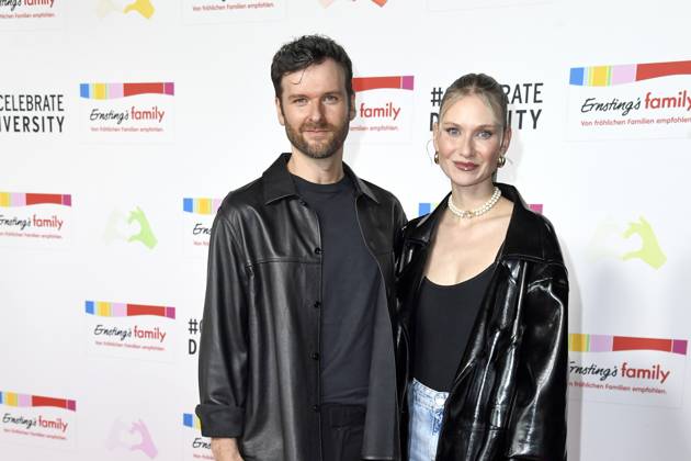 Daniel Grunenberg und Carolin Niemczyk (Band Glasperlenspiel) beim Ernsting™s family Mode Empfang unter dem inspirierenden Motto CELEBRATE DIVERSITY im Riverside Hotel in Hamburg am 17.06.2025