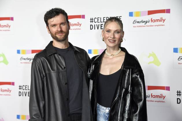 Daniel Grunenberg und Carolin Niemczyk (Band Glasperlenspiel) beim Ernsting™s family Mode Empfang unter dem inspirierenden Motto CELEBRATE DIVERSITY im Riverside Hotel in Hamburg am 17.06.2025