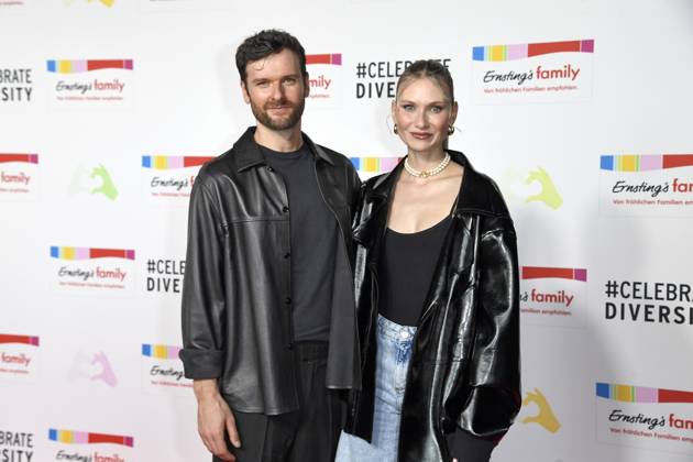 Daniel Grunenberg und Carolin Niemczyk (Band Glasperlenspiel) beim Ernsting™s family Mode Empfang unter dem inspirierenden Motto CELEBRATE DIVERSITY im Riverside Hotel in Hamburg am 17.06.2025