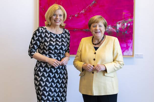 Bilder des Jahres 2025, News 06 Juni News Themen der Woche KW25 Julia Kloeckner, Bundestagspraesidentin, trifft Bundeskanzlerin a.D. Angela Merkel, CDU Berlin, 17.06.2025. Berlin Deutschland Copyright: xThomasxImox
