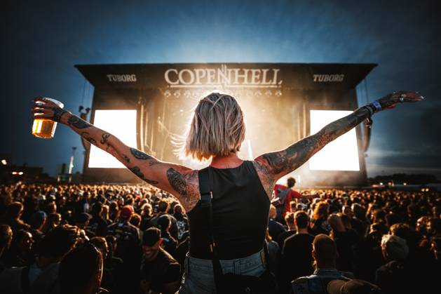Bilder des Jahres 2025, Entertainment 06 Juni Entertainment Themen der Woche KW25 Entertainment Bilder des Tages Entertainment Bilder des Tages Dizzy Mizz Lizzy live at Copenhell 2025 Copenhagen, Denmark. 18th, June 2025. Festival goers seen at a live concert with the Danish rock band Dizzy Mizz Lizzy at the Danish heavy metal festival Copenhell 2025 in Copenhagen. Denmark, Copenhagen  Copyright: xGonzalesxPhoto ChristianxHjorthx