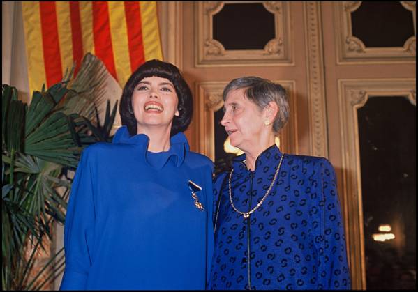 Info - La mère de Mireille Mathieu , Marcelle-Sophie Mathieu, est décédée dimanche matin à Avignon à l âge de 94 ans - Mireille Mathieu s mother, Marcelle-Sophie Mathieu died sunday morning at the age of 94 years old in Avignon - ARCHIVES - MIREILLE MATHIEU AVEC SA MERE France Copyright: xBERTRANDxRINDOFFxPETROFFx xBESTIMAGExBERTRANDxRINDOFFxPETROFFx xBESTIMAGEx