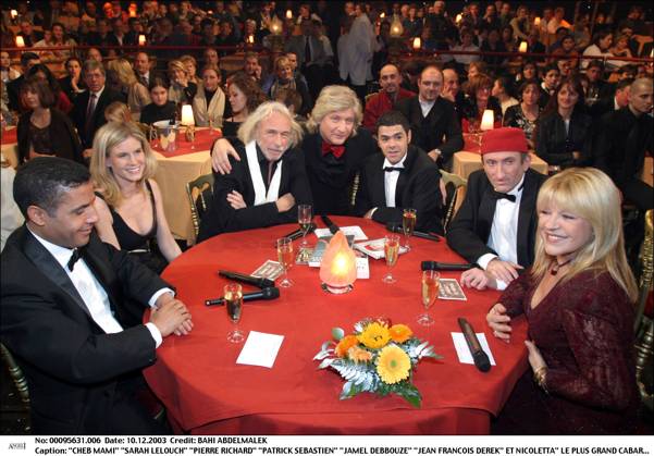 CHEB MAMI SARAH LELOUCH PIERRE RICHARD PATRICK SEBASTIEN JAMEL DEBBOUZE JEAN FRANCOIS DEREK ET NICOLETTA LE PLUS GRAND CABARET DU MONDE PLAN SERRE FEMININ HOMME HUMORISTE COMIQUE IMITATEUR CHRONIQUEUR CHANTEUSE ACTEUR COMEDIEN BONNET PRESENTATEUR ANIMATEUR ECHARPE JEAN FRANCOIS DEREC Copyright: xBAHIx xBESTIMAGExBAHIx xBESTIMAGEx