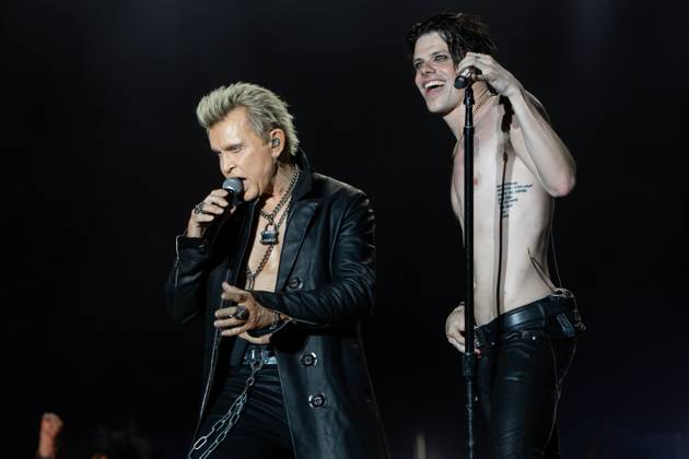 Bilder des Jahres 2025, Entertainment 06 Juni Entertainment Themen der Woche KW25 Entertainment Bilder des Tages Bludfest 2025 at the National Bowl, Milton Keynes, UK, 21 June 2025. 21 June 2025: English rock singer songwriter Dominic Harrison, AKA Yungblud, brings on British punk legend Billy Idol as a special guest as he headlines the main stage at Bludfest 2025 at The National Bowl, Milton Keynes, UK., Credit:Avalon  Copyright: xAvalonx 1013726597