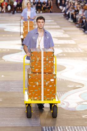 Entertainment Themen der Woche KW26 Bilder des Jahres 2025, Entertainment 06 Juni Louis Vuitton Fashion Show Men Ready to Wear Spring Summer 2026 Collection at Paris Fashion Week PFW Louis Vuitton Fashion Show Men Ready to Wear Spring Summer 2026 Collection at Paris Fashion Week on june 24th 2025 Louis Vuitton Fashion Show Men Ready to Wear Spring Summer 2026 Collection at Paris Fashion Week on june 24th 2025 Paris France  Copyright: xAgencex xBestimagexAgencex xBestimagex