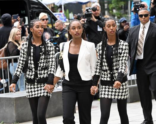 Bilder des Jahres 2025, Entertainment 06 Juni Entertainment Bilder des Tages **VIDEO AVAILABLE - CONTACT photodesk@instarimages.com TO RECEIVE** Diddy Combs kids and mom King Combs, Justin Combs, Jessie Combs, DLila Combs, Chance Combs, Janice Combs arriving at Diddys Trial closing arguments in New York City Featuring: Dlila Combs, Jessie Combs, Chance Combs Where: New York City, New York, United States When: 27 Jun 2025 Credit: Elder Ordonez INSTARimages EDITORIAL USE ONLY. NOT FOR USE BY NEWSPAPERS BASED IN THE UK. Copyright: xx instar54876449