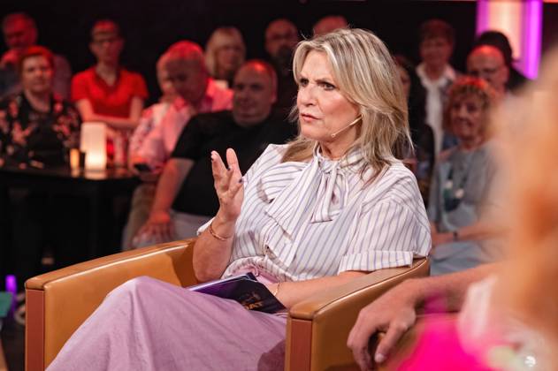 MDR - Riverboat. Moderatorin Kim Fisher anläßlich der Aufzeichnung der MDR - Talkshow Riverboat am 27.06.2025 in der Mediacity Leipzig. 20250627ADO0134
