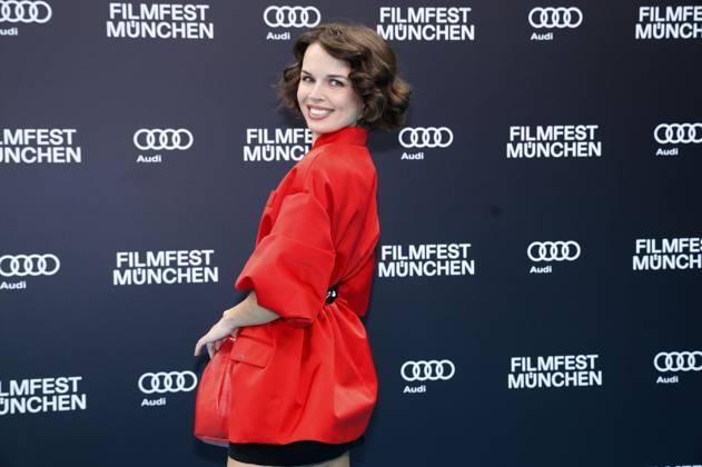 Bilder des Jahres 2025, Entertainment 06 Juni Darya Birnstiel bei der Festivaleröffnung mit der Premiere des Kinofilms The Ballad of Wallis Island auf dem 42. Filmfest München 2025 im Gasteig HP8. München, 28.06.2025