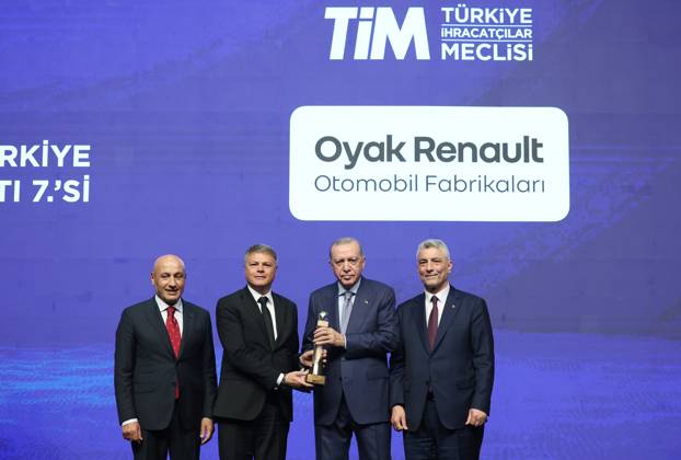 Turkish President Recep Tayyip Erdogan ISTANBUL, TURKIYE - JUNE 30: (----EDITORIAL USE ONLY - MANDATORY CREDIT - TURKISH PRESIDENCY MURAT KULA HANDOUT - NO MARKETING NO ADVERTISING CAMPAIGNS - DISTRIBUTED AS A SERVICE TO CLIENTS----) Turkish President Recep Tayyip Erdogan (2nd R) presents awards to the recipients during the 32nd Ordinary General Assembly of Turkiye Exporters Assembly and Export Champions Award Ceremony at Halic Congress Center in Istanbul, Turkiye on June 30, 2025. Turkish Trade Minister Omer Bolat (R) was also present at the ceremony. Turkish Presidency Murat Kula Handout Anadolu Istanbul Turkey. Editorial use only. Please get in touch for any other usage.  Copyright: x2025xAnadoluxTurkishxPresidencyx xMuratxKulax xHandoutx
