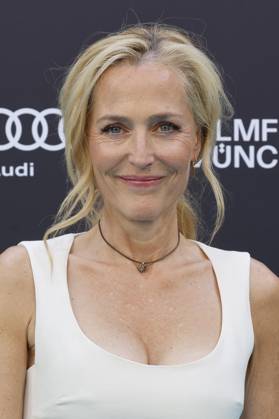 Gillian Anderson bei der Premiere des Kinofilms Der Salzpfad The Salt Path und des Verleihung des CineMerit Awards auf dem 42. Filmfest München 2025 im Deutschen Theater. München, 01.07.2025