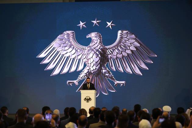 Bilder des Jahres 2025, News 07 Juli News Themen der Woche KW27 Syria Unveils New National Emblem DAMASCUS, SYRIA - JULY 3: Syrian President Ahmad al-Sharaa delivers a speech during a ceremony at the Presidential Palace in Damascus, Syria, on July 3, 2025, where the country’s new national emblem was unveiled following the fall of the 61-year Baath regime and the beginning of a national reconstruction process. Izettin Kasim Anadolu Damascus Syria. Editorial use only. Please get in touch for any other usage.  Copyright: x2025xAnadoluxIzettinxKasimx