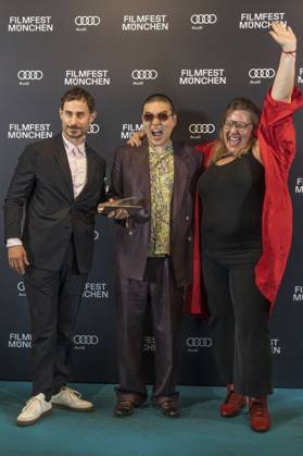Clemens Schick , Soujiro Sanada und Anna Hints bei der Preisverleihung auf dem 42. Filmfest München 2025 im Amerikahaus. München, 05.07.2025