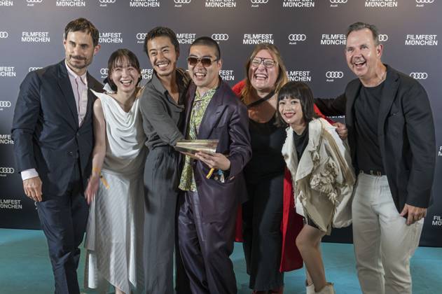 Clemens Schick , Soujiro Sanada mit Team und Anna Hints bei der Preisverleihung auf dem 42. Filmfest München 2025 im Amerikahaus. München, 05.07.2025