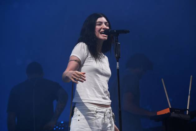 Lorde performing at Glastonbury Festival SHEPTON MALLET, ENGLAND - JUNE 27: Lorde performing at Glastonbury Festival, Worthy Farm, Pilton, on June 27, 2025 in Shepton Mallet, England. CAP MAR MAR Great Britain Copyright: xMartinxHarris CapitalxPicturesx