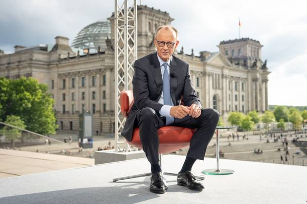 Bilder des Jahres 2025, News 07 Juli News Themen der Woche KW28 ARD-Hauptstadtstudio, Sommerinterview, Bundeskanzler Friedrich Merz ARD, Hauptstadtstudio, Berlin, Sommerinterview, Terrasse Marie-Elisabeth-Lüders-Haus, Bericht aus Berlin, Bundeskanzler Friedrich Merz Berlin Berlin GER