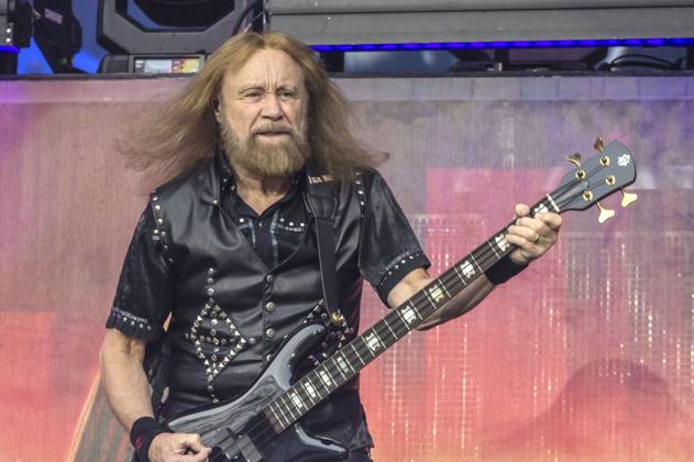Ian Hill von Judas Priest live beim Scorpions & Friends Coming Home -Jubiläumskonzert in der Heinz von Heiden Arena. Hannover, 05.07.2025