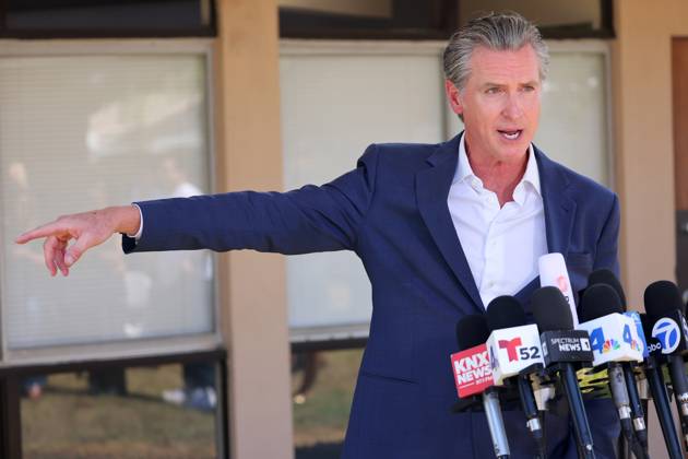 Bilder des Jahres 2025, News 07 Juli July 16, 2025, Downey, California, USA: California Governor Gavin Newsom holds a media availability to speak on the federal government s demobilization of 2,000 National Guard members, as well as the effect of illegal immigration raids on immigrant communities across California on in Downey, California on Wednesday, July 16, 2025. Downey USA - ZUMAa01_ 20250716_zaf_a01_005 Copyright: xJonathanxAlcornx