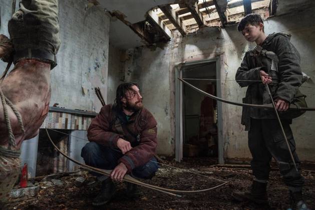 Aaron Taylor-Johnson and Alfie Williams UK. Aaron Taylor-Johnson and Alfie Williams in (C)Sony Pictures Releasing film: 28 Years Later (2025). Plot: Set 28 years after the initial Rage virus turned most people into aggressive zombies. LMK106-J11149-010725 Supplied by LMKMEDIA. Editorial Only. Landmark Media is not the copyright owner of these Film or TV stills but provides a service only for recognised Media outlets.