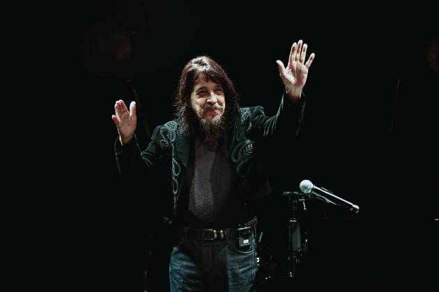 SaO PAULO, SP - 18.07.2025: SHOW BENITO DI PAULA - Benito di Paula performs alongside his son Rodrigo Vellozo in a show featuring hits from his career, such as "Retalhos de Cetim" (Real Relics of Cetim), "Meu Amiog Charlie Brown" (My Amiable Charlie Brown), and others. The veteran singer-songwriter and pianist, one of the leading figures in samba and MPB (Brazilian Popular Music), performed at the Bradesco Theater in Sao Paulo on the evening of Friday, July 18, 2025. x2773340x  VanxCampos