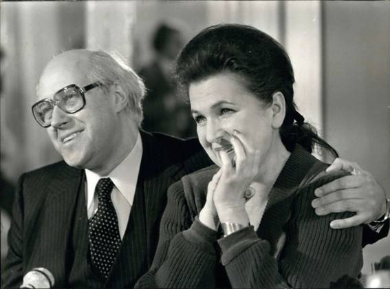Bands Komponisten Instrumente Musiker Oper Orchester Schallplatten Sänger Songwriter Symphonien 19. Februar 1980 - Konferenz mit Galina Vishnevskaya und Mstislav Rostropovitch