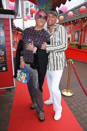Julian F. M. Stöckel mit Freund Marcell Damaschke bei der Olivia Jones Kult Kieztouren Sommerparty, Grosse Freiheit 27 in Hamburg am 22.07.2025