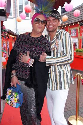 Julian F. M. Stöckel mit Freund Marcell Damaschke bei der Olivia Jones Kult Kieztouren Sommerparty, Grosse Freiheit 27 in Hamburg am 22.07.2025