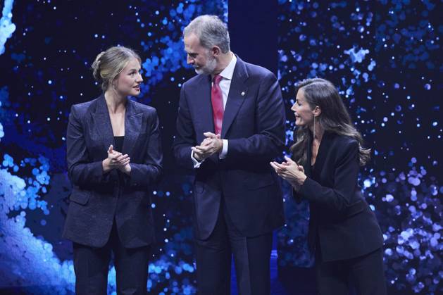 July 23, 2025, Barcelona, Barcelona, Spain: KING FELIPE VI OF SPAIN, QUEEN LETIZIA OF SPAIN and CROWN PRINCESS LEONOR DE BORBON attend the Princesa de Girona Foundation Awards at Gran Teatro del Liceu Barcelona Spain - ZUMAc260 20250723_zep_c260_007 Copyright: xMikexChicorrox