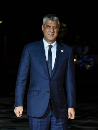 Le président du Kosovo Hashim Thaci - Extérieur - Arrivées au dîner d Etat à l occasion de la cérémonie internationale du centenaire de l armistice de 1918 au Musée d Orsay à Paris, France, le 10 novembre 2018. Pierre Perusseau Bestimage Politicians arriving at the Musee d Orsay in Paris, France, on November 10, 2018 to attend a state diner and a visit of the Picasso exhibition as part of ceremonies marking the 100th anniversary of the 11 November 1918 armistice, ending World War I. Paris France Copyright: xPierrexPerusseaux xBestimagexPierrexPerusseaux xBestimagex