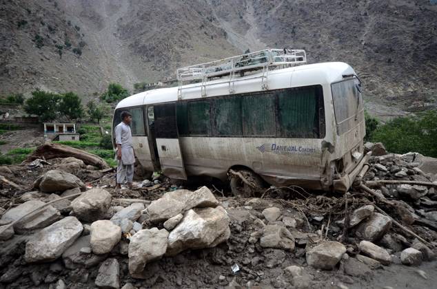 Bilder des Jahres 2025, News 07 Juli Flash floods caused at least 18 dead in Thak Gah Village of Pakistan GILGIT-BALTISTAN, THAK GAH VILLAGE, PAKISTAN - JULY 25: A view of destruction after severe flash floods and torrential rains have wreaked havoc across Khyber Pakhtunkhwa (K-P) and Gilgit-Baltistan (G-B), in Thak Gah Village of Pakistan on July 25, 2025. The Provincial Disaster Management Authority (PDMA) reported at least 18, including children, dead and several others missing. Hussain Ali Anadolu Thak Gah Village Pakistan. Editorial use only. Please get in touch for any other usage.  Copyright: x2025xAnadoluxHussainxAlix