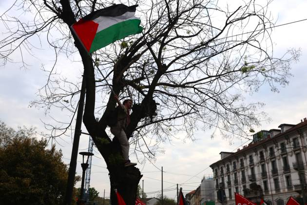 Pro-Palestinian demonstrators march in Italy MILAN, ITALY - APRIL 12: Thousands of demonstrators march at the square while holding Palestinian flags, as they chant for stopping the genocide in Gaza , no displacement of Palestinians and immediate permanent ceasefire , on April 12, 2025 in Milan, Italy. Lombardia Italy. Editorial use only. Please get in touch for any other usage. Copyright: x2025xAnadoluxMichelexNovagax