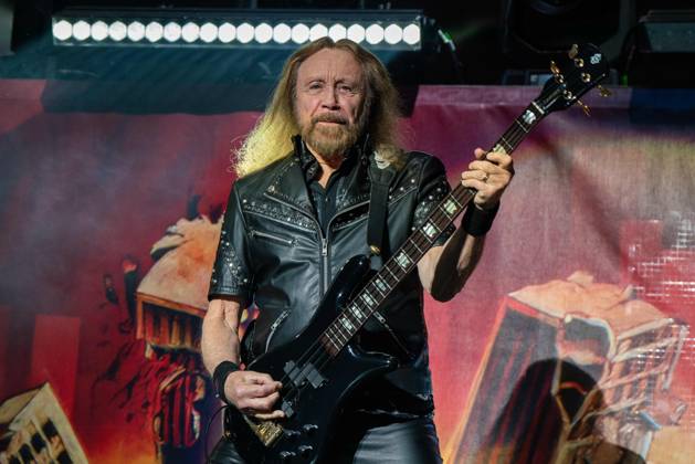 July 25, 2025, London, United Kingdom: Ian Hill of Judas Priest seen on stage performing in concert at the O2. London United Kingdom - ZUMAConc 20250725_aaa_s197_281 Copyright: xBonniexBritainx