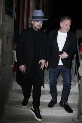 Boy George - Les célébrités quittent le défilé de mode Haute-Couture printemps-été 2020 Jean-Paul Gaultier au théâtre du Châtelet à Paris le 22 janvier 2020. Christophe Clovis-Veeren Ramsamy Bestimage Celebrities are leaving the spring-summer 2020 Haute-Couture fashion show Jean-Paul Gaultier at the Châtelet theater in Paris on January 22, 2020. Paris France Copyright: xVeerenx-ChristophexClovisx xBestimagexVeerenx-ChristophexClovisx xBestimagex