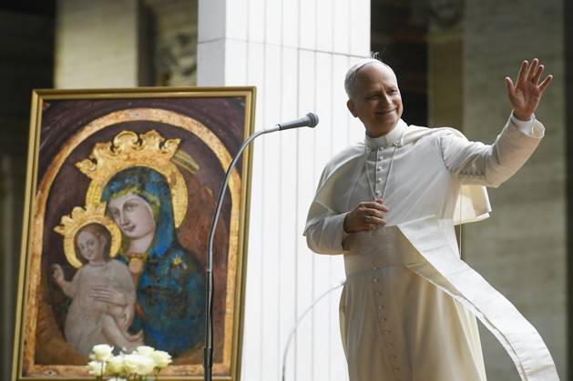 Bilder des Jahres 2025, News 07 Juli News Bilder des Tages ITALY - POPE LEO XIV GREETS FAITHFUL IN ST PETER S SQUARE AT THE END OF A WELCOME MASS FOR THE YOUTH JUBILEE AT THE VATICAN - 2025 7 29 Italy, Rome, Vatican, 2025 7 29.Pope Leo XIV greets faithful in St. Peter s Square at the end of a welcome mass for the Youth Jubilee at the Vatican EDITORIAL USE ONLY - NO BOOKS Copyright: xVATICANxMEDIAx