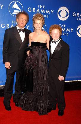 GRAMMY ARRIVAL AR Feb. 23, 2003 - K29243AR SD02 23 2003.45TH ANNUAL GRAMMY AWARDS (ARRIVALS).AT M.S.G. , NYC.. ANDREA RENAULT ART GARFUNKEL AND FAMILY Copyright: xAndreaxRenaultx