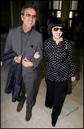 Archives - MIREILLE MATHIEU . DEFILE CHRISTIAN LACROIX - HAUTE COUTURE AUTOMNE-HIVER 2007 2008 AU PALAIS DE TOKYO . PARIS France Copyright: xGuillaumexGaffiot BestimagexGuillaumexGaffiot Bestimagex