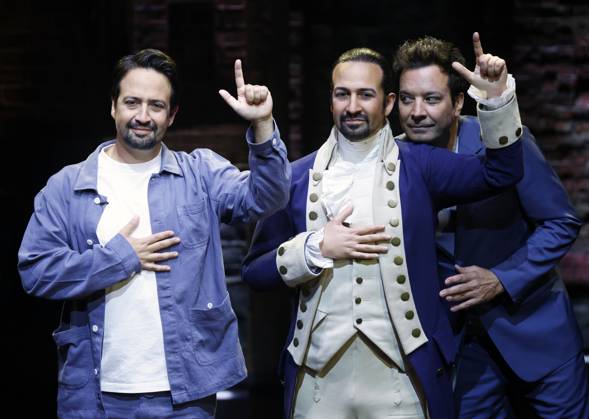 Entertainment Themen der Woche KW32 Lin-Manuel Miranda and Jimmy Fallon pose after the Lin-Manuel Miranda s New Wax Figure for Madame Tussauds to celebrate Hamilton s 10th Anniversary is unveiled at the Richard Rodgers Theater on Tuesday, August, 5, 2025 in New York City.  NYP20250805117 JOHNxANGELILLO
