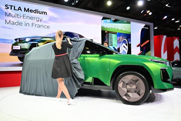 Paris Motor Show 2024 PARIS, FRANCE - OCTOBER 14: The Citroen C5 Aircross Concept car is on display during the Mondial de l Automobile (Paris Motor Show) at the Porte de Versailles Exhibition Center in Paris, France on October 14, 2024. France World. Editorial use only. Please get in touch for any other usage. Copyright: x2025xAnadoluxMustafaxYalcınx