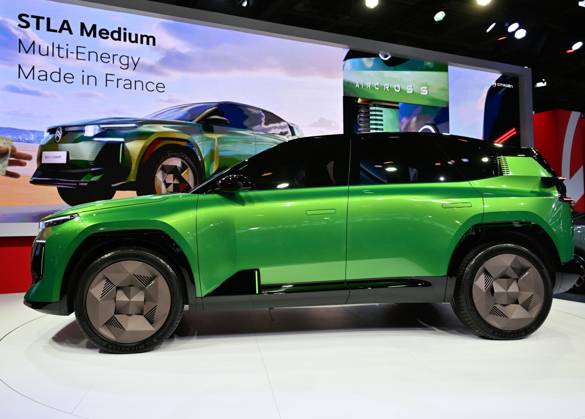 Paris Motor Show 2024 PARIS, FRANCE - OCTOBER 14: The Citroen C5 Aircross Concept car is on display during the Mondial de l Automobile (Paris Motor Show) at the Porte de Versailles Exhibition Center in Paris, France on October 14, 2024. France World. Editorial use only. Please get in touch for any other usage. Copyright: x2025xAnadoluxMustafaxYalcınx