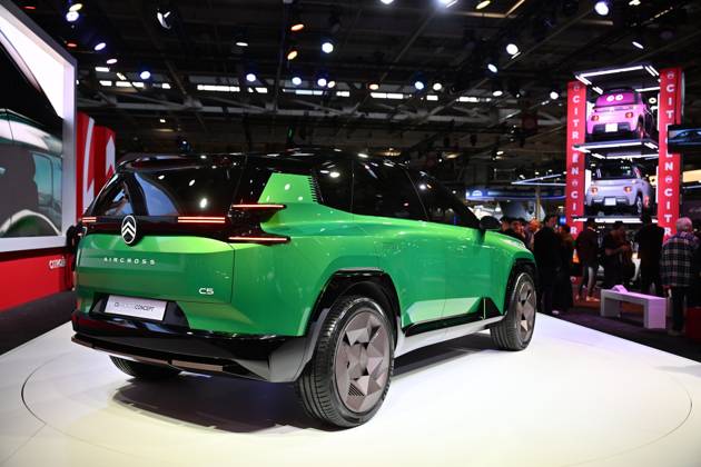 Paris Motor Show 2024 PARIS, FRANCE - OCTOBER 14: The Citroen C5 Aircross Concept car is on display during the Mondial de l Automobile (Paris Motor Show) at the Porte de Versailles Exhibition Center in Paris, France on October 14, 2024. France World. Editorial use only. Please get in touch for any other usage. Copyright: x2025xAnadoluxMustafaxYalcınx