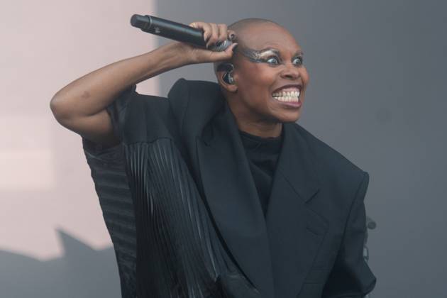 Entertainment Themen der Woche KW32 Skunk Anansie Perform at Gunnersbury Park, London Lead singer Skin (born Deborah Anne Dyer) of Skunk Anansie supports The Smashing Pumpkins at Gunnersbury Park, London, England, UK on Sunday 10 August 2025., Credit:Justin Ng Avalon UK, England, London, Gunnersbury Park  Copyright: xJustinxNgx xAvalonx 1028709149