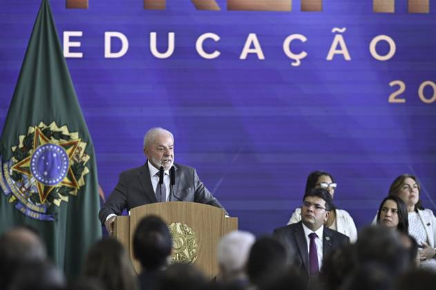 BRASiLIA, DF - 11.08.2025: PRESIDENTE LULA ENTREGA PRÃªMIO MEC - Photo, President Lula during the award ceremony. This Monday (11) President Lula da Silva, participates in the MEC Brazilian Education Award ceremony at the Planalto Palace. x2785303x  TonxMolina