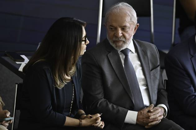 BRASiLIA, DF - 11.08.2025: PRESIDENTE LULA ENTREGA PRÃªMIO MEC - Photo, President Lula and First Lady Janja Lula da Silva during the award ceremony. This Monday (11) President Lula da Silva, participates in the MEC Brazilian Education Award ceremony at the Planalto Palace. x2785324x  TonxMolina
