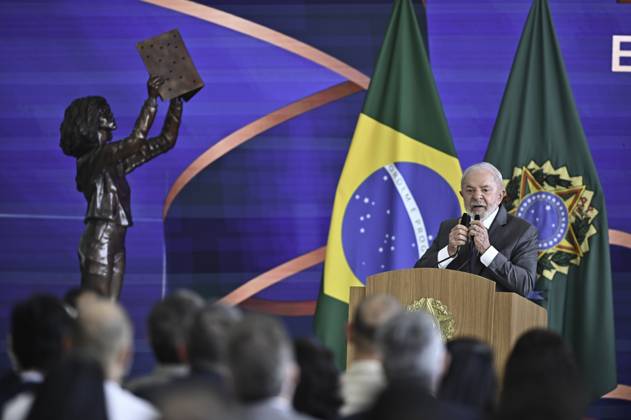 President Of Brazil, Lula Da Silva Brazilian President Lula da Silva attends the MEC Brazilian Education Award Ceremony at the Planalto Palace in Brasilia, Brazil, on August 11, 2025. Brasilia DIstrito Federal Brazil  Copyright: xTonxMolinax originalFilename: molinaneto-presiden250811_np02L.jpg