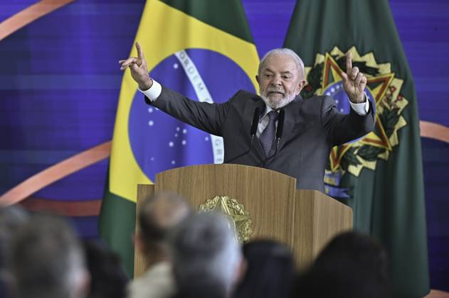 News Bilder des Tages President Of Brazil, Lula Da Silva Brazilian President Lula da Silva attends the MEC Brazilian Education Award Ceremony at the Planalto Palace in Brasilia, Brazil, on August 11, 2025. Brasilia DIstrito Federal Brazil  Copyright: xTonxMolinax originalFilename: molinaneto-presiden250811_npHvz.jpg