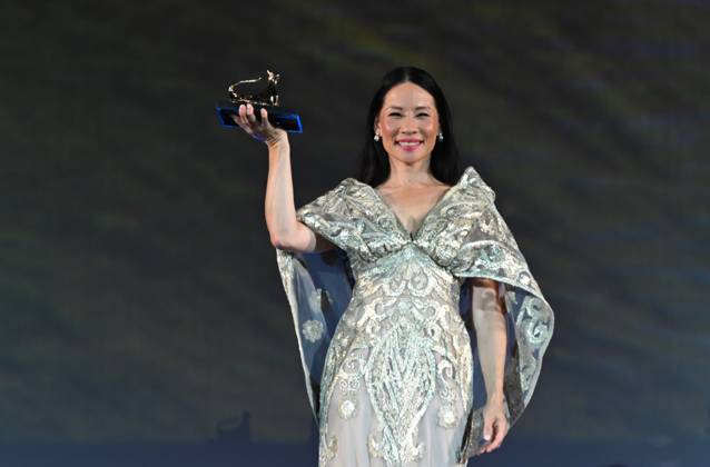 Entertainment Bilder des Tages Locarno,Swiss Locarno Film Festival 2025 Photocall and red carper present Rosemead film Piazza Grande In the photo:Lucy Liu actress producer receives Career Achievement Award  Copyright: xNickxZonnax xipa-agency.netx xNickxZonnax IPA_Agency_IPA62448106