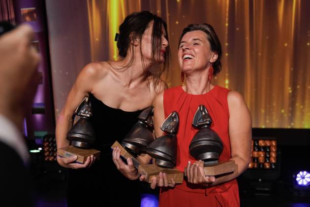 Amandaprisen 2025 Haugesund 20250816. Helga Guren (beste skuespiller i en hovedrolle) og Lilja Ingolfsdottir (beste norske film, beste manus og beste regi) under Amandaprisutdelingen i Festiviteten i Haugesund. Foto: Jan Kare Ness NTB Haugesund Norge rSC8RUXFctM EDITORIAL USE ONLY Ref:_ENTrSC8RUXFctM.jpg Copyright: xJanxKarexNessx xNTBx